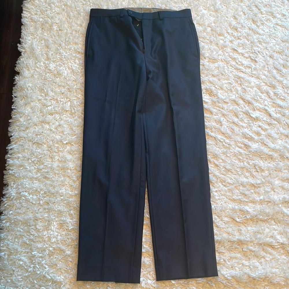 Navy blue Polo by Ralph Lauren dress pants. Perfect for the office. Size 32 x 32